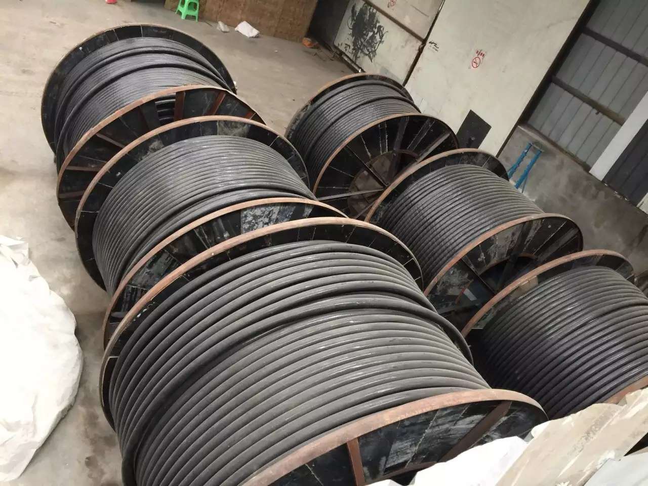 架空绝缘线 架空绝缘线